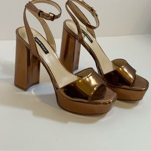 Metallic Gold Platform Heeled Sandals Nine West W9